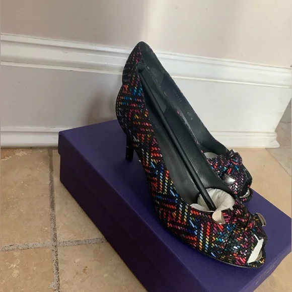 Gorgeous Stuart Weitzman Multicolor Patterned Heels - Picture 3 of 9